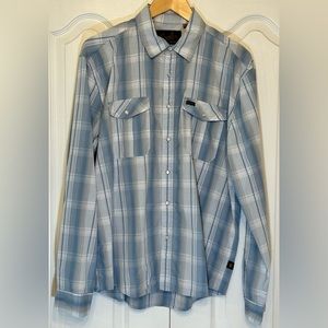 Howler Brothers men’s large pearl snap metallic thread vented button up.